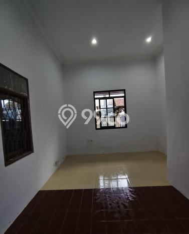 Dijual Hunian Rumah Terawat 3 KT di Cibubur, Jakarta Timur Dijual Hunian Rumah Terawat 3 KT di Cibubur, Jakarta Timur