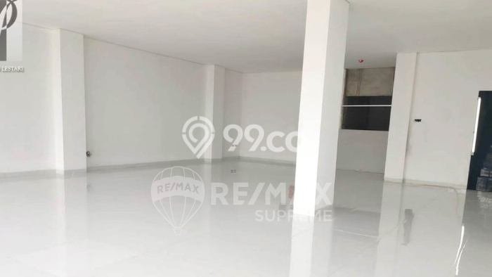 Unit Kantor Dijual di Jakarta Timur LT 285m2 & LB 755m2 Unit Kantor Dijual di Jakarta Timur LT 285m2 & LB 755m2