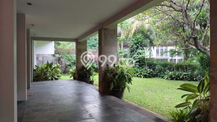 Rumah Mewah Siap Huni LT 726m2 di Kebayoran Baru, Jakarta Selatan Rumah Mewah Siap Huni LT 726m2 di Kebayoran Baru, Jakarta Selatan