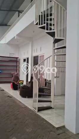 Ready to Use! Premium House LT 375m2 Desain Elegan di Cemorokandang Ready to Use! Premium House LT 375m2 Desain Elegan di Cemorokandang