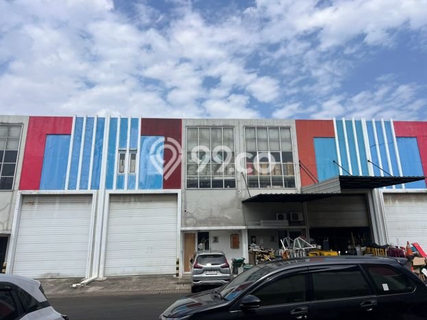 Gudang Disewa di Jakarta Barat dengan LB 135m2 Area Komersial Ramai Gudang Disewa di Jakarta Barat dengan LB 135m2 Area Komersial Ramai