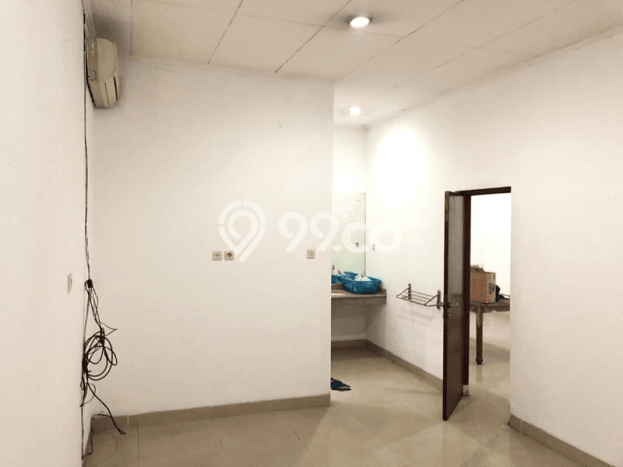 Jual Rumah Eksklusif 4 KT di Taman Kota, Jakarta Barat Jual Rumah Eksklusif 4 KT di Taman Kota, Jakarta Barat