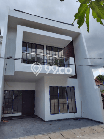 Dijual Hunian Rumah Terawat 4 KT di Meruya, Jakarta Barat Dijual Hunian Rumah Terawat 4 KT di Meruya, Jakarta Barat