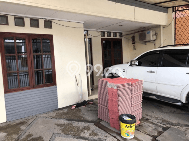 Jual Rumah Eksklusif 4 KT di Taman Kota, Jakarta Barat Jual Rumah Eksklusif 4 KT di Taman Kota, Jakarta Barat