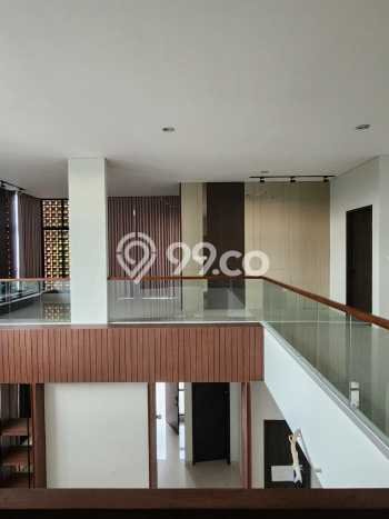 Hunian Mewah LB 520m2 Siap Pakai Desain Elegan di Summarecon Bandung, Bandung Hunian Mewah LB 520m2 Siap Pakai Desain Elegan di Summarecon Bandung, Bandung