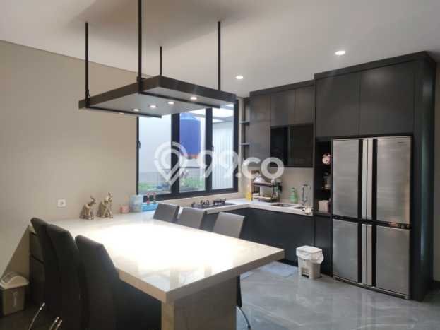 Ready to Use! Premium House LT 313m2 Desain Elegan di Setiabudi Ready to Use! Premium House LT 313m2 Desain Elegan di Setiabudi