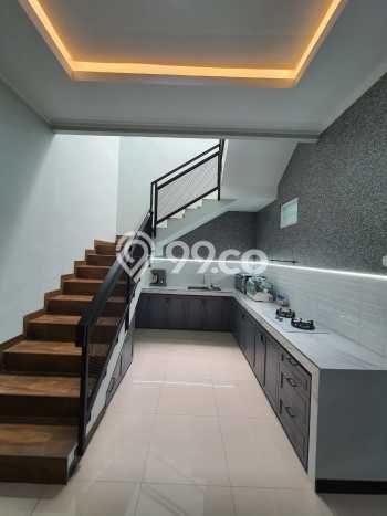 Jual Rumah Eksklusif 2 KT di Taman Kopo Indah, Bandung Jual Rumah Eksklusif 2 KT di Taman Kopo Indah, Bandung