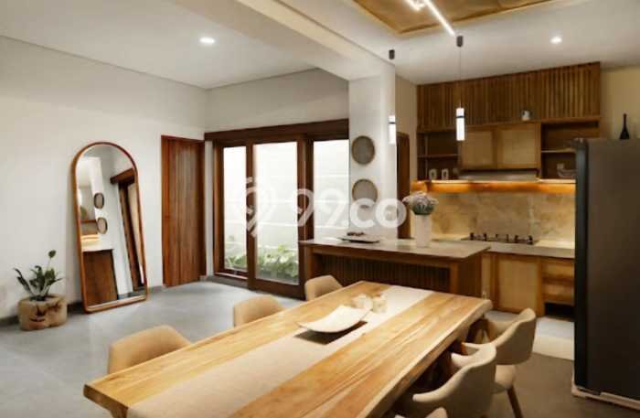 HOT DEAL! Vila Kawasan , Area 204m2m², Lokasi Strategis HOT DEAL! Vila Kawasan , Area 204m2m², Lokasi Strategis