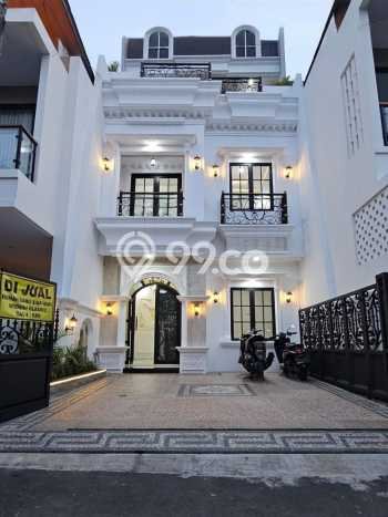 Rumah Strategis Modern Lb 180m2 di Jagakarsa, Jakarta Selatan Rumah Strategis Modern Lb 180m2 di Jagakarsa, Jakarta Selatan