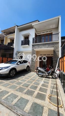 Rumah Modern Cantik 4 Kamar Siap Huni di Jagakarsa Rumah Modern Cantik 4 Kamar Siap Huni di Jagakarsa