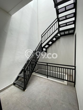 Dijual Rumah 6 Kamar Lokasi Strategis Nyaman dan Strategis di Jagakarsa Dijual Rumah 6 Kamar Lokasi Strategis Nyaman dan Strategis di Jagakarsa