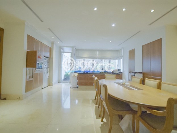 Hunian Mewah LB 1220m2 Siap Huni Desain Elegan di Pondok Indah, Jakarta Selatan Hunian Mewah LB 1220m2 Siap Huni Desain Elegan di Pondok Indah, Jakarta Selatan