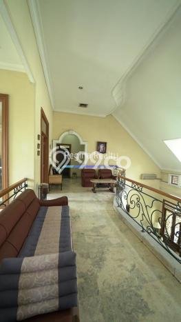PROPERTI UNGGULAN! Rumah Strategis area Duren Tiga, Luas 563m² LB 440m² PROPERTI UNGGULAN! Rumah Strategis area Duren Tiga, Luas 563m² LB 440m²