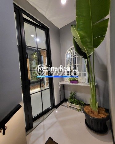 Jual Rumah Luas Elegan Dengan View Cantik di Pondok Indah, Jakarta Selatan Jual Rumah Luas Elegan Dengan View Cantik di Pondok Indah, Jakarta Selatan