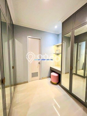 Rumah 4 KT 3 KM LT 288m², LB 210m² di Gading Serpong, Tangerang Rumah 4 KT 3 KM LT 288m², LB 210m² di Gading Serpong, Tangerang