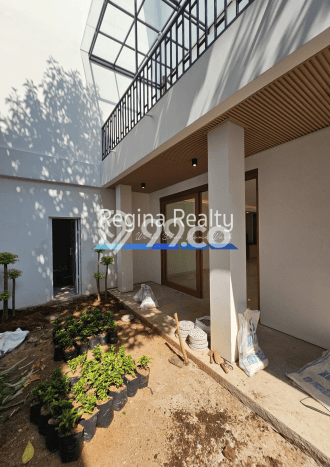 For Sale! Luxury House LT 397m2 Desain Elegan di Pondok Indah For Sale! Luxury House LT 397m2 Desain Elegan di Pondok Indah