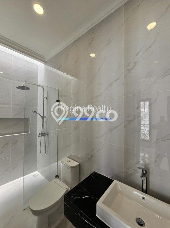 Rumah Elit Modern Tanpa Renovasi di Pondok Indah Jakarta Selatan Rumah Elit Modern Tanpa Renovasi di Pondok Indah Jakarta Selatan