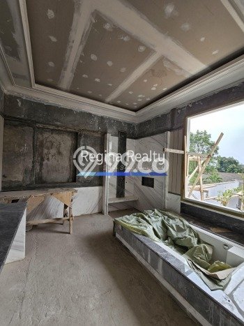 Ready to Use! Luxury House LT 517m2 Desain Elegan di Kemang Ready to Use! Luxury House LT 517m2 Desain Elegan di Kemang
