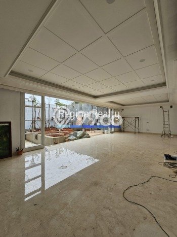 Ready to Use! Luxury House LT 517m2 Desain Elegan di Kemang Ready to Use! Luxury House LT 517m2 Desain Elegan di Kemang