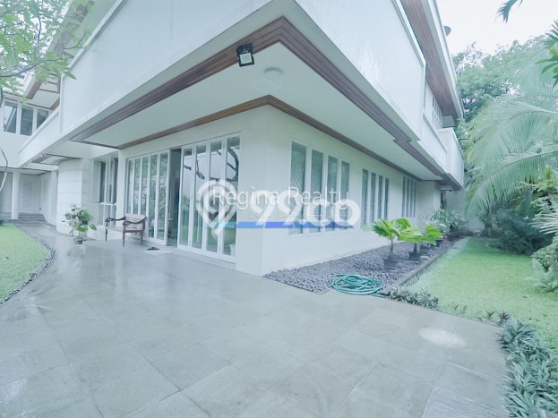 Hunian Mewah LB 1220m2 Siap Huni Desain Elegan di Pondok Indah, Jakarta Selatan Hunian Mewah LB 1220m2 Siap Huni Desain Elegan di Pondok Indah, Jakarta Selatan