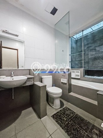 Siap Huni Hunian Elit 6 Kamar di Kebayoran Baru Dekat ke Mana Pun Siap Huni Hunian Elit 6 Kamar di Kebayoran Baru Dekat ke Mana Pun