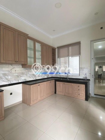 Ready to Use! Luxury House LT 627m2 Desain Modern di Pondok Indah Ready to Use! Luxury House LT 627m2 Desain Modern di Pondok Indah