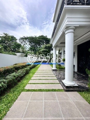 Rumah Elit Modern Tanpa Renovasi di Pondok Indah Jakarta Selatan Rumah Elit Modern Tanpa Renovasi di Pondok Indah Jakarta Selatan