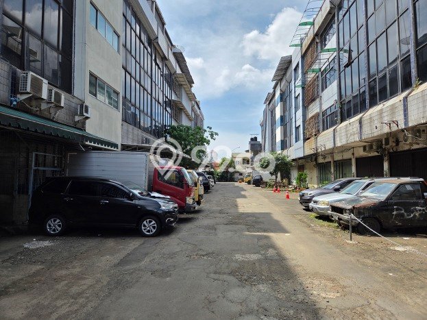 Ruko Dijual Lokasi Stratagis di Sawah Besar Jakarta Pusat Cocok untuk Investasi Ruko Dijual Lokasi Stratagis di Sawah Besar Jakarta Pusat Cocok untuk Investasi