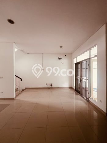 Disewakan Rumah Murah di Green Lake City Jakarta Barat dengan 3 Kamar Tidur Disewakan Rumah Murah di Green Lake City Jakarta Barat dengan 3 Kamar Tidur