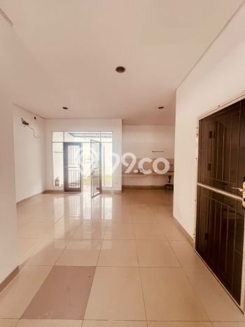 Disewakan Rumah Murah di Green Lake City Jakarta Barat dengan 3 Kamar Tidur Disewakan Rumah Murah di Green Lake City Jakarta Barat dengan 3 Kamar Tidur