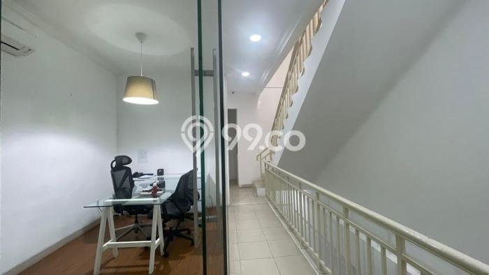 Ruko Dijual di Prime Area Jakarta Barat Luas 250m2 Ruko Dijual di Prime Area Jakarta Barat Luas 250m2