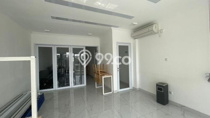 Ruko Dijual di Prime Area Jakarta Barat Luas 250m2 Ruko Dijual di Prime Area Jakarta Barat Luas 250m2