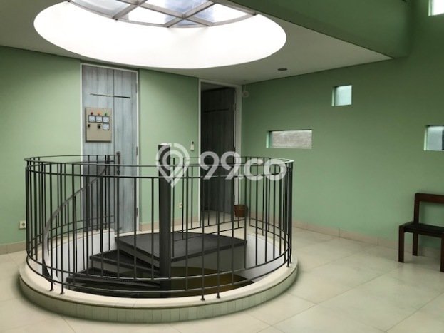 Siap Huni Rumah Mewah 4 Kamar di Kebayoran Lama Dekat ke Mana Pun Siap Huni Rumah Mewah 4 Kamar di Kebayoran Lama Dekat ke Mana Pun