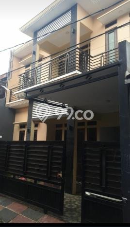Siap Huni Rumah Mewah 6 Kamar di Kramat Jati Dekat ke Mana Pun Siap Huni Rumah Mewah 6 Kamar di Kramat Jati Dekat ke Mana Pun