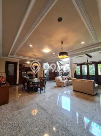 Dijual Rumah Luas Elegan Dengan View Cantik di Simprug, Jakarta Selatan Dijual Rumah Luas Elegan Dengan View Cantik di Simprug, Jakarta Selatan