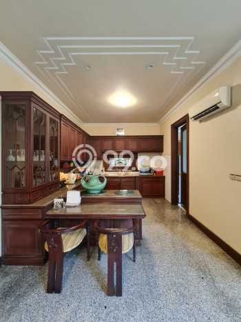 Dijual Rumah Luas Elegan Dengan View Cantik di Simprug, Jakarta Selatan Dijual Rumah Luas Elegan Dengan View Cantik di Simprug, Jakarta Selatan