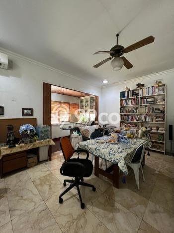 Rumah Elit Modern Siap Huni di Pondok Labu Jakarta Selatan Rumah Elit Modern Siap Huni di Pondok Labu Jakarta Selatan