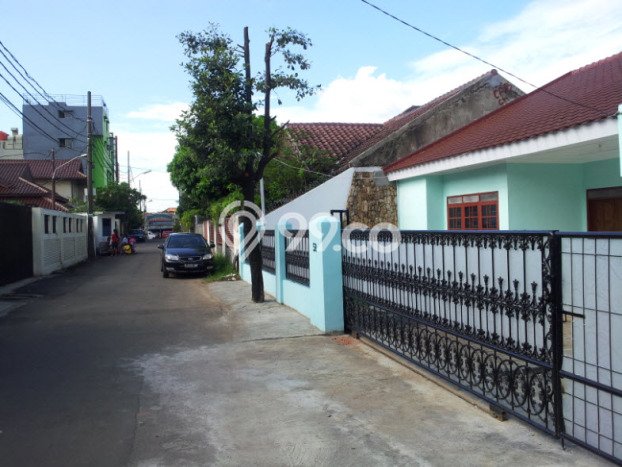 Rumah Elit Modern Siap Huni di Petukangan Jakarta Selatan Rumah Elit Modern Siap Huni di Petukangan Jakarta Selatan