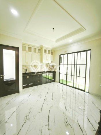 Rumah Elit LB 207m2 Siap Huni Desain Elegan di BSD Nusaloka, Tangerang Rumah Elit LB 207m2 Siap Huni Desain Elegan di BSD Nusaloka, Tangerang