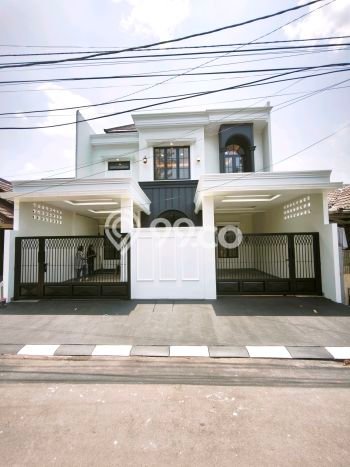Rumah Elit LB 207m2 Siap Huni Desain Elegan di BSD Nusaloka, Tangerang Rumah Elit LB 207m2 Siap Huni Desain Elegan di BSD Nusaloka, Tangerang