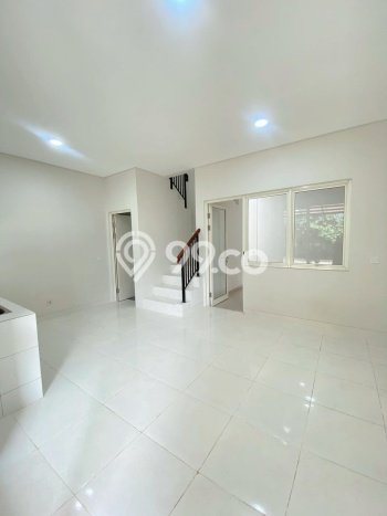 Rumah Luas Asri 2 KT Siap Pakai di BSD Sevilla Tangerang Rumah Luas Asri 2 KT Siap Pakai di BSD Sevilla Tangerang