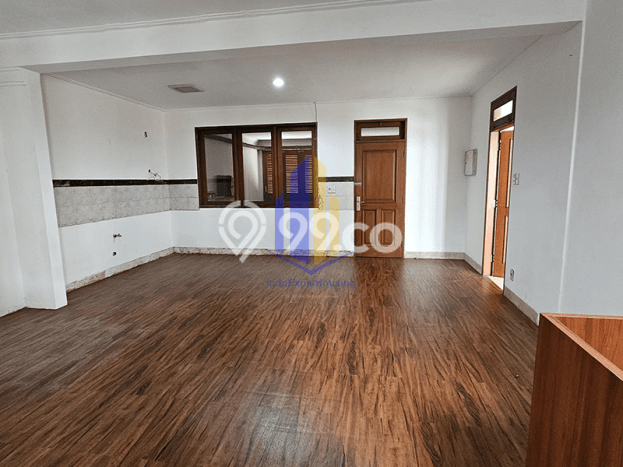 Disewakan! Rumah 5 Kamar Tidur &
5 Kamar Mandi di Pejaten, Jakarta Selatan Disewakan! Rumah 5 Kamar Tidur &
5 Kamar Mandi di Pejaten, Jakarta Selatan