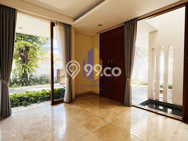 Disewakan Rumah Murah di Kemang Jakarta Selatan dengan 5 KT Disewakan Rumah Murah di Kemang Jakarta Selatan dengan 5 KT