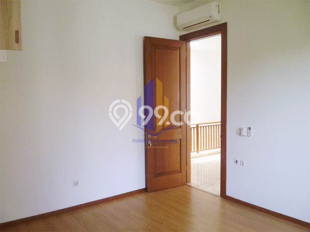Rumah sewa siap pakai 5 KT di Kemang, Jakarta Selatan Rumah sewa siap pakai 5 KT di Kemang, Jakarta Selatan
