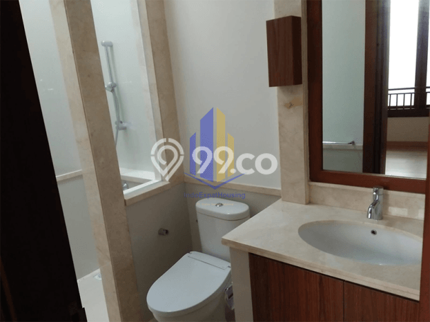 Disewakan Rumah Murah di Kemang Jakarta Selatan dengan 5 KT Disewakan Rumah Murah di Kemang Jakarta Selatan dengan 5 KT