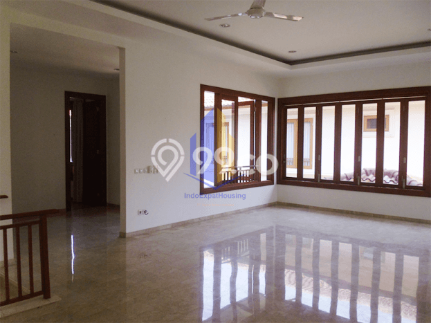Rumah sewa siap pakai 5 KT di Kemang, Jakarta Selatan Rumah sewa siap pakai 5 KT di Kemang, Jakarta Selatan