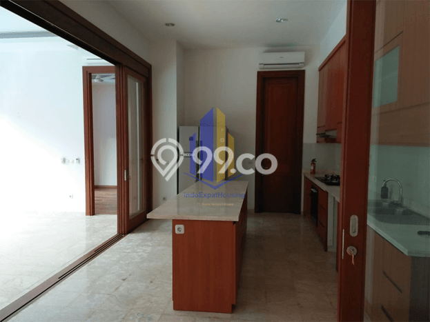 Disewakan Rumah Murah di Kemang Jakarta Selatan dengan 5 KT Disewakan Rumah Murah di Kemang Jakarta Selatan dengan 5 KT