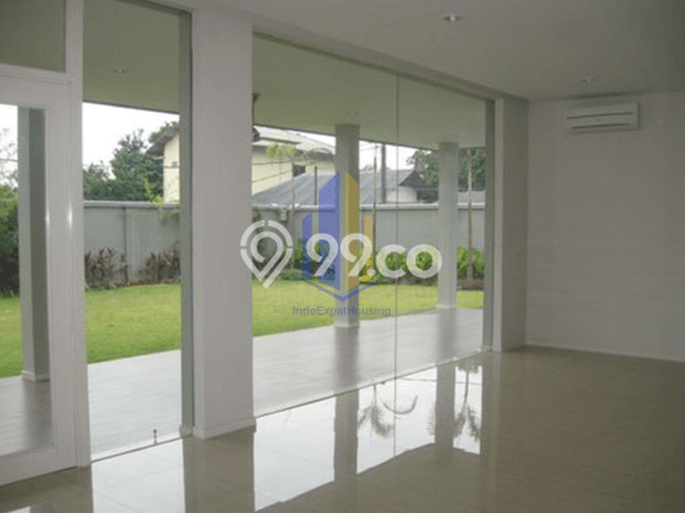 Lokasi strategis! Rumah siap pakai disewakan di Cilandak LB 490m2 Lokasi strategis! Rumah siap pakai disewakan di Cilandak LB 490m2
