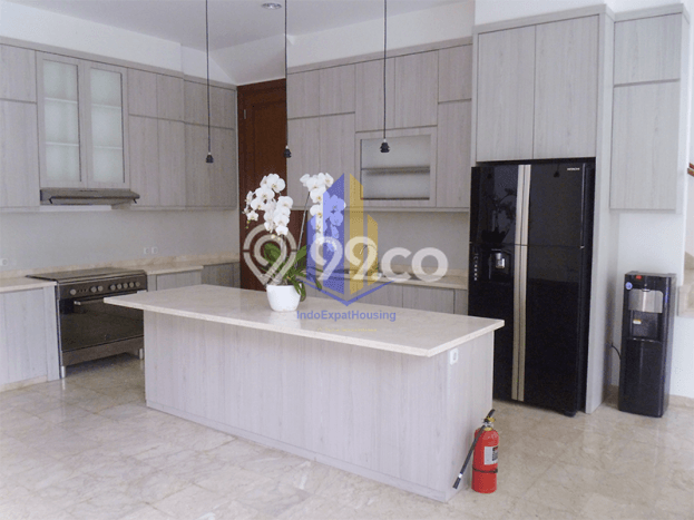 Disewakan Rumah Nyaman di Kemang LT 600m2 / LB 490m2 Kondisi Bagus Disewakan Rumah Nyaman di Kemang LT 600m2 / LB 490m2 Kondisi Bagus
