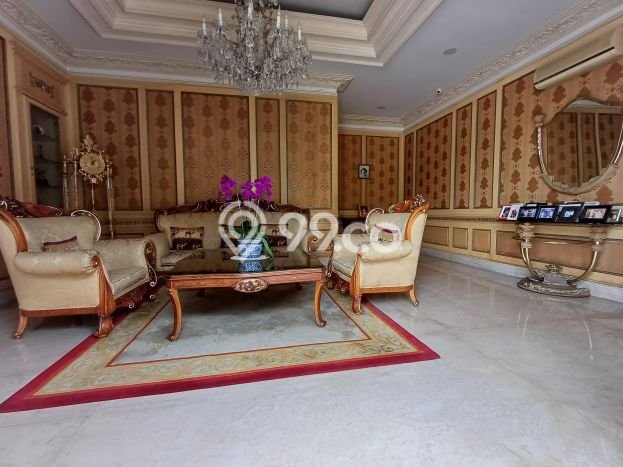 Rumah Elit Modern Tanpa Renovasi di Intercon Jakarta Barat Rumah Elit Modern Tanpa Renovasi di Intercon Jakarta Barat